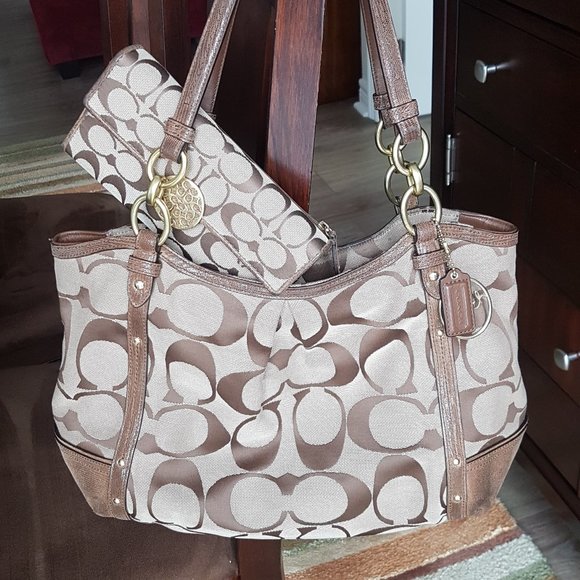 Beautiful Rare Coach Alexandra Signature Purse & Wallet Set in Great Condition - Picture 1 of 13